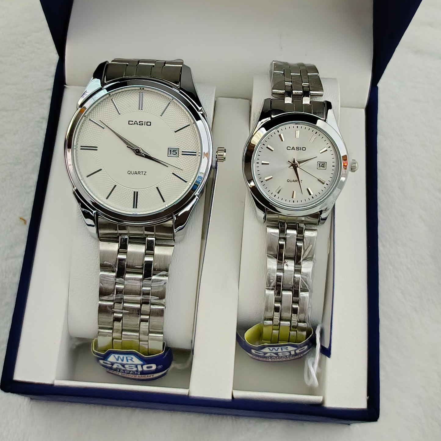 Couple Watches Premium Valentine Gift Set Women Casi OMen Clock