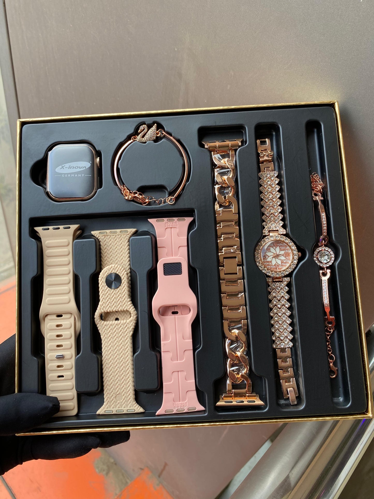 MX11 Mini Ladies Gift Set – Smart Watch, Interchangeable Straps & Jewellery