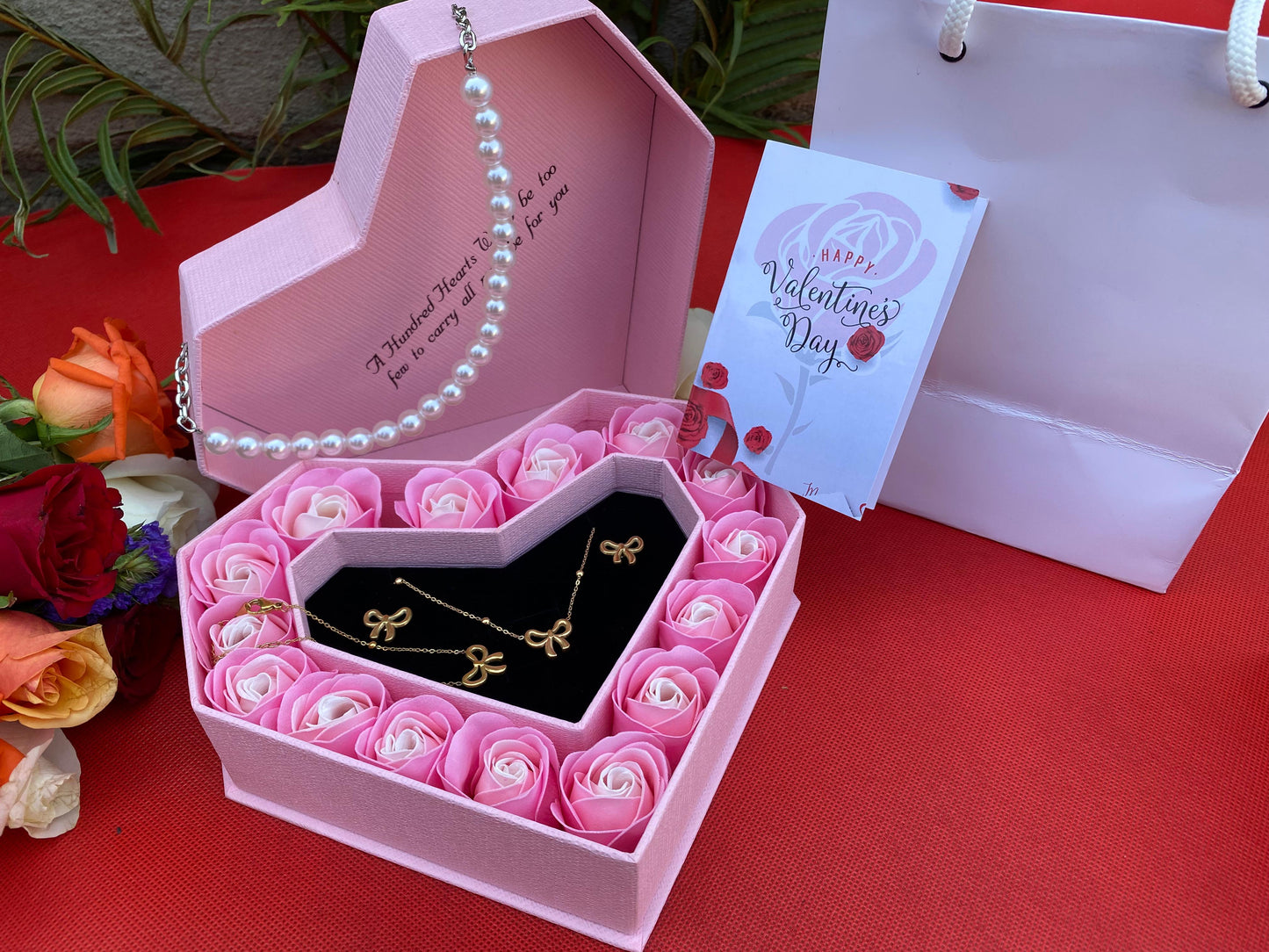 Ladies Valentine’s 'I Love You' Gift Set – Necklace, Earrings & Roses