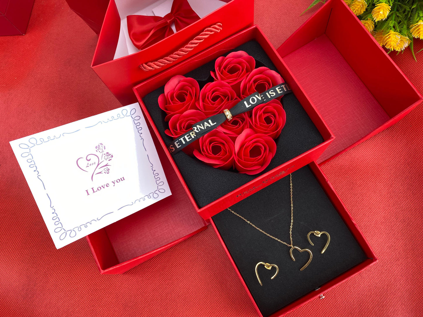 Ladies Valentine’s 'I Love You' Gift Set – Necklace, Earrings & Roses
