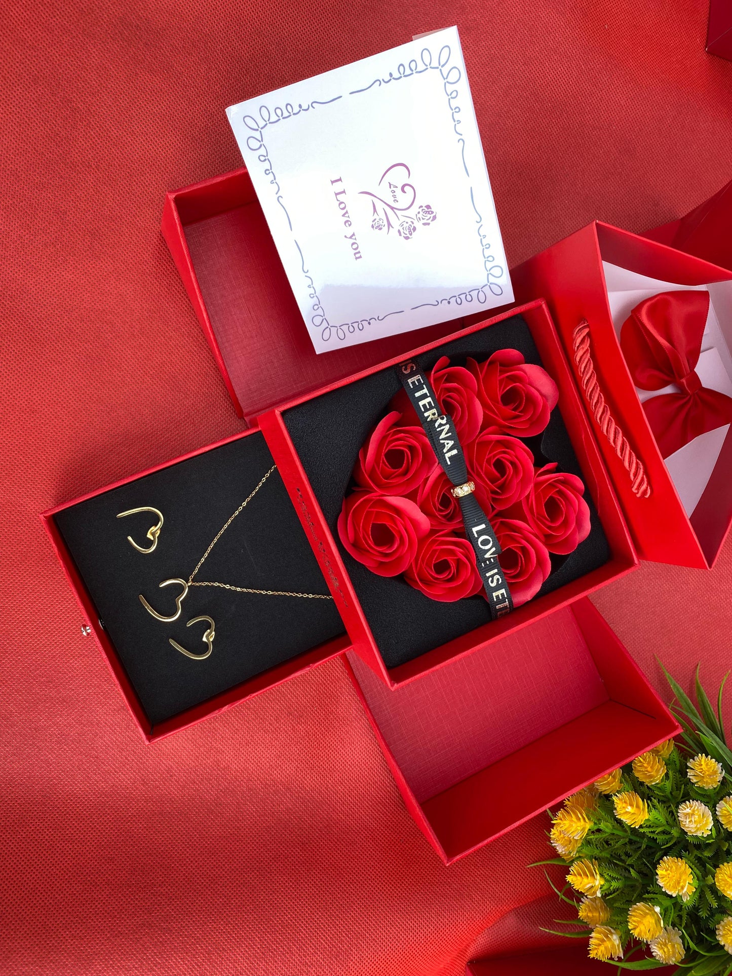 Ladies Valentine’s 'I Love You' Gift Set – Necklace, Earrings & Roses