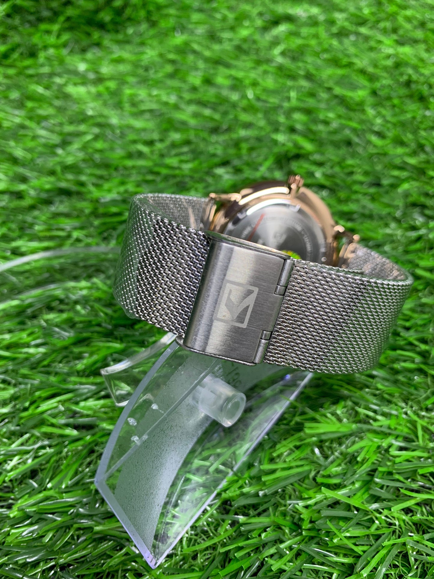 2025 Hot Sale Curren 8302 3ATM Water Resistant Casual Man Quartz Wrist Watches with Stainless Steel Mesh Band
